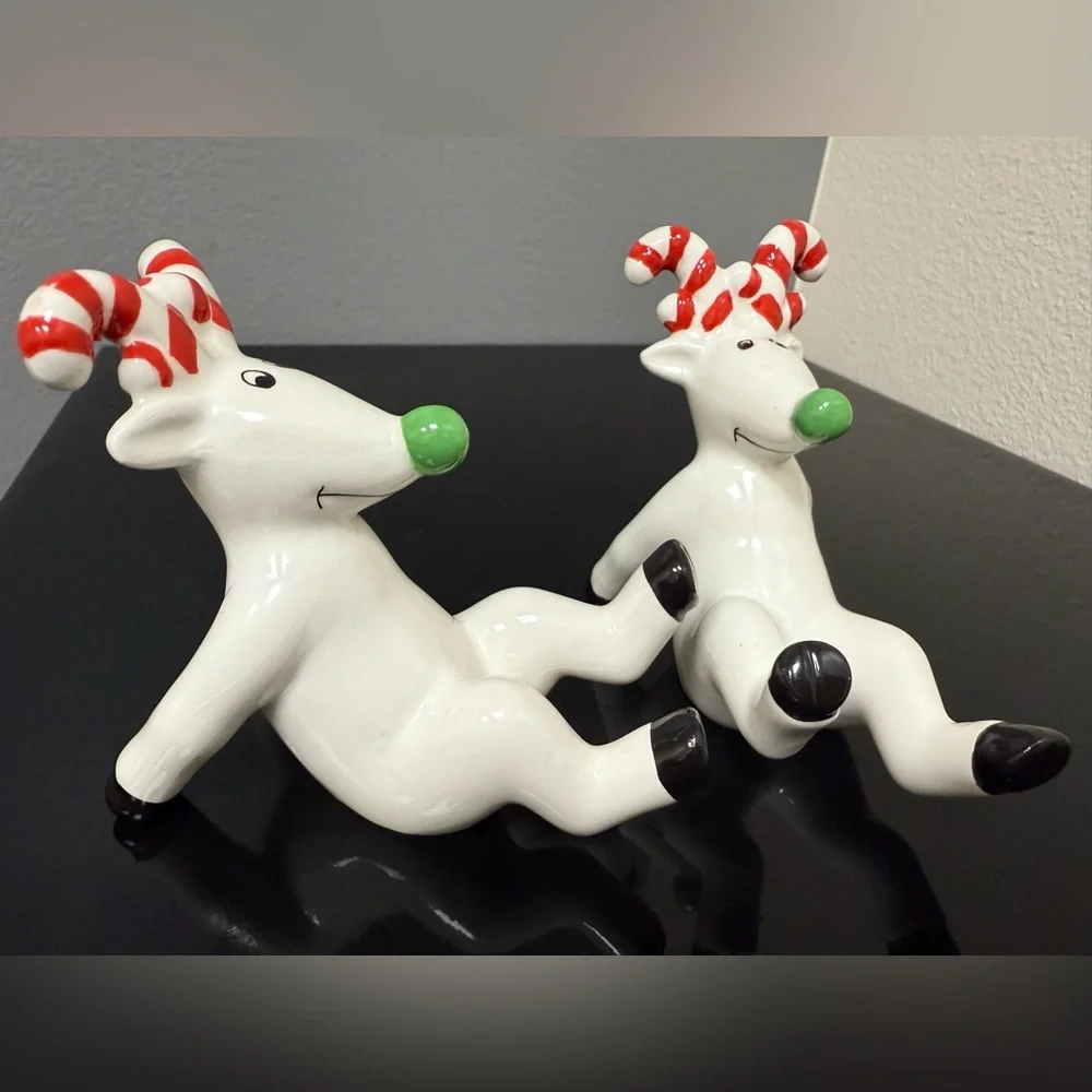 Vintage‎ Christmas Festive Reindeer Salt & Pepper Holiday Shaker Set ~4”
